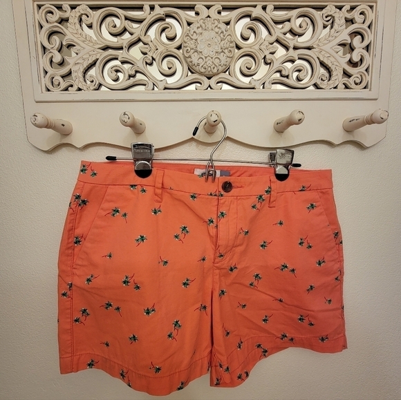 2 Pairs of Old Navy Ladies Shorts - Picture 4 of 5